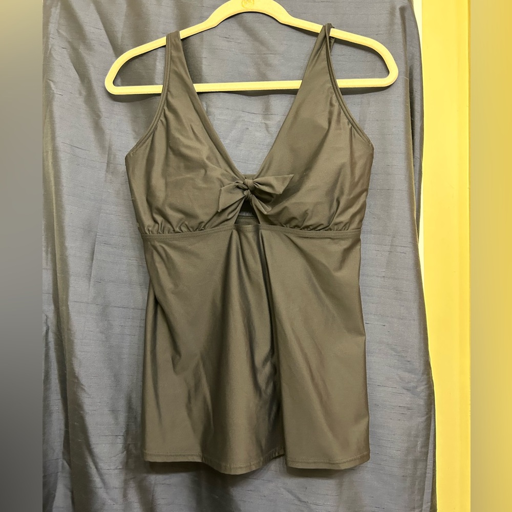 Black tankini top size 34ddd. Birdsong brand. Worn twice like new